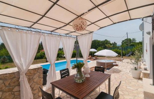 Cozy Home In Hrvace With Jacuzzi - Foto 10