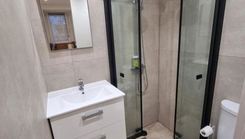 Spacious studio full of charm, recently updated - Foto 5, Shower