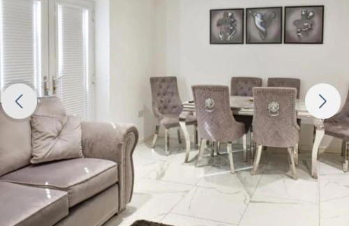 The hawthorns large detached 3 bedroom family home - Photo 12