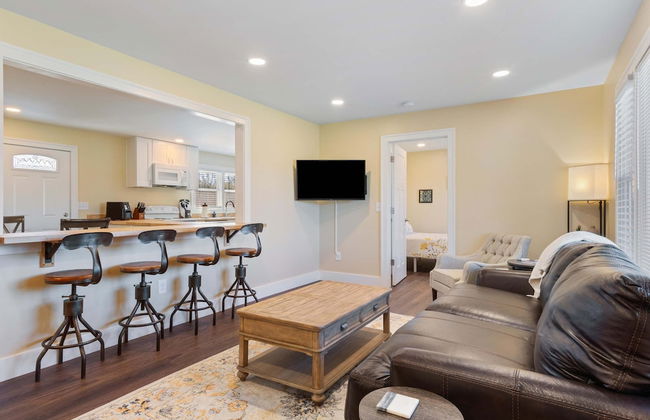 Diana's Place - Photo 16