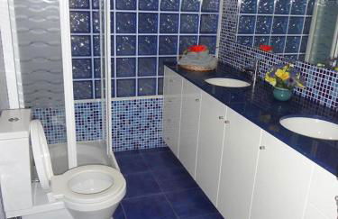 Beach front sunset apartment - Photo 10