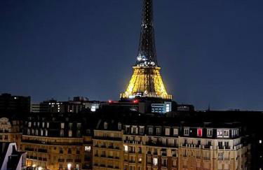 Tour Eiffel - Studio vue imprenable au-dessus des toits, balcon - Foto 5