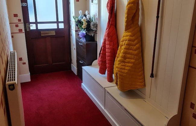 4Br Stunning Sea View Escape-near Snowdonia & Coastal Trails - Photo 2