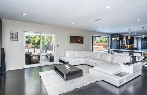 Luxury 3BR with Cabana Oasis Pool & Style - Foto 61