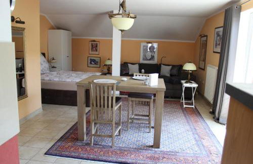 Am Waldrand - Photo 1