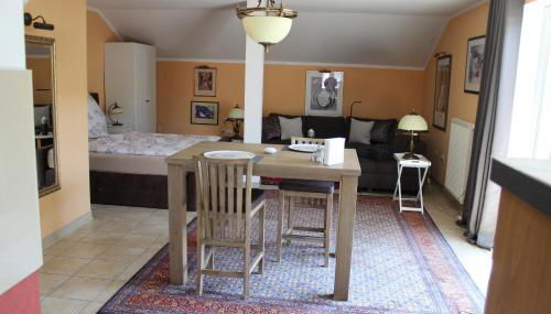 Am Waldrand - Foto 1