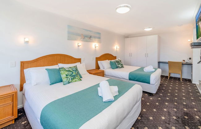 Adrift Apartments - Photo 8