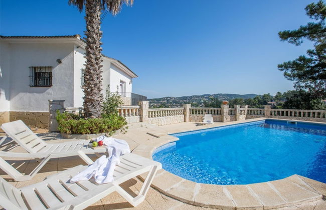 Villa Herreros - Photo 25