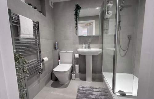 2bed Ground Floor flat + garden - Foto 10