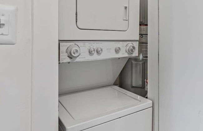 Crescent Furnished Apartments v2 - Photo 31