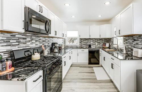 Walkable and Modern! Syracuse Home Near Campus - Foto 8