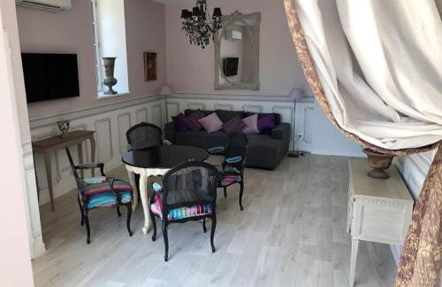 Cottage du chateau for 4 people 90 M- 2 bedrooms 2 bathrooms pool - Foto 1