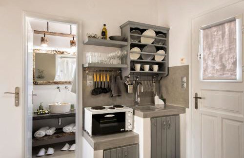 Blue Waves Suites & Apartments - To Kyma - Photo 7