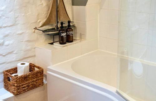 Poppy Cottage - Cosy 2 Bedroom, Perfect for Family! - Photo 28