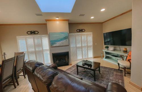 2 min walk to beach! Large Home! Rooftop Deck! - Foto 7