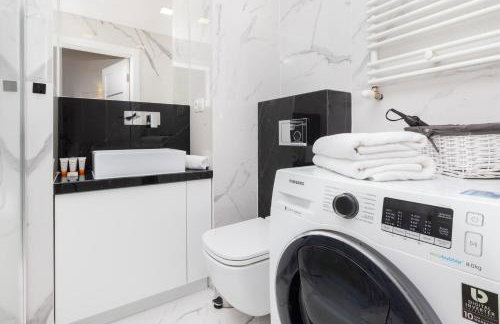 Stylish Two Bedroom Apartment Nasypowa by Noclegi Renters - Foto 20