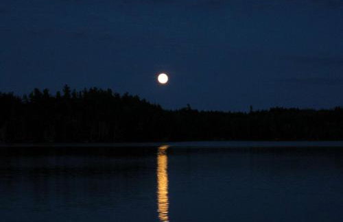 Stunning Waterfront Cabin with a Boathouse on Tupper Lake in New York - Foto 20