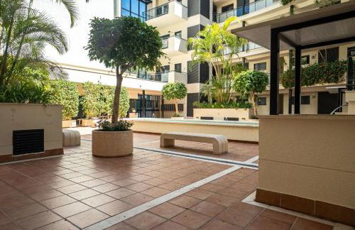 Hello Cosmo - Photo 8