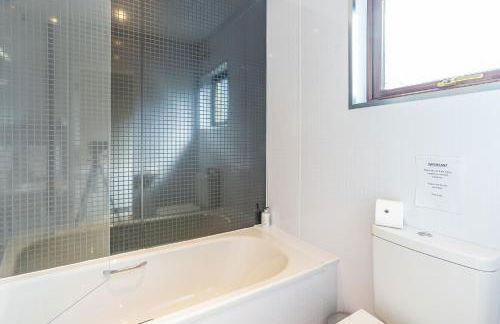 Birch Lodge 20 With Hot Tub, Newton Stewart - Photo 13