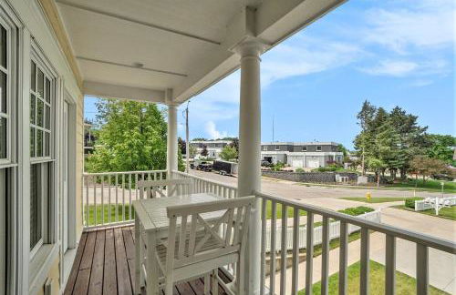 Lake Effect 3BR Home Steps to Everything 27 - Foto 83