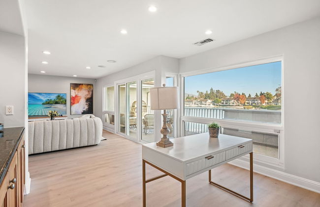 Waterfront Retreat With Stunning Views Modern Co - Foto 59