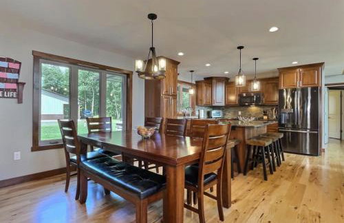 Northwoods WI 6BR Lakefront Cabin Retreat on Lake Nokomis - Minnohawk Lodge - Foto 25