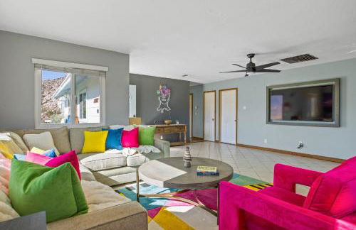 Neon Moon An Elevated Experience w Pool and Spa - Foto 39