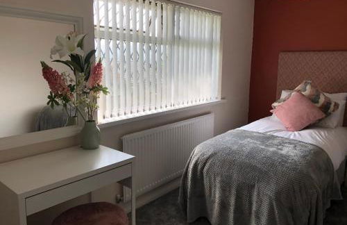 Welsh Getaway Home No 1 - 10 mins to Bike Park Wales - Photo 8