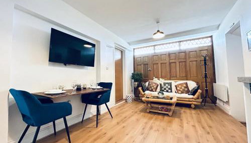 Private 2 Bed Guest House - Van Parking, M25 & A1 connections - Foto 5