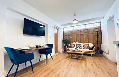 Private 2 Bed Guest House - Van Parking, M25 & A1 connections - Foto 5