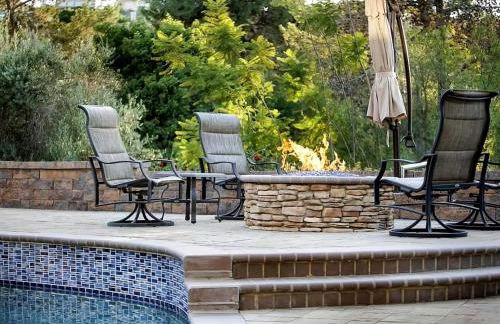 Serene hillside oasis with pool - 20 min to beach - Photo 27