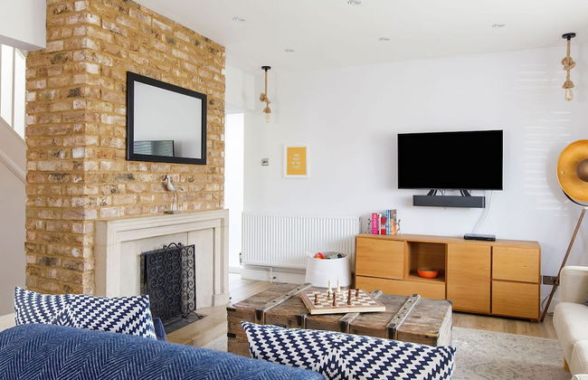 Coastal Retreat for 6 Close to Beaches - Photo 11