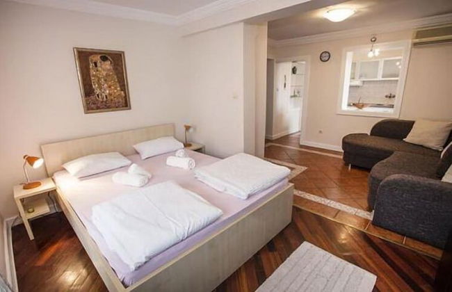 Apartment Centrala - Foto 1