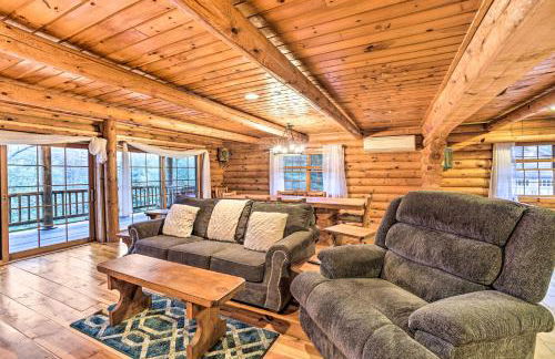 Spacious Cabin with Decks Near Saratoga Springs - Foto 2