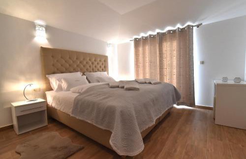 Villa Muskatel KRK -with heated covered pool - Photo 38