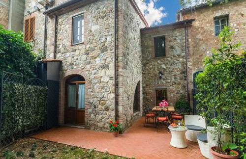 Holiday Home in Town Center with Pool, Garden, Hot Tub - Foto 14