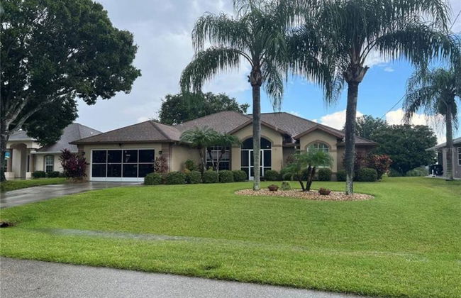 Broadmoor House 3BR 2BA w Heated Pool Sleeps 6 - Foto 1