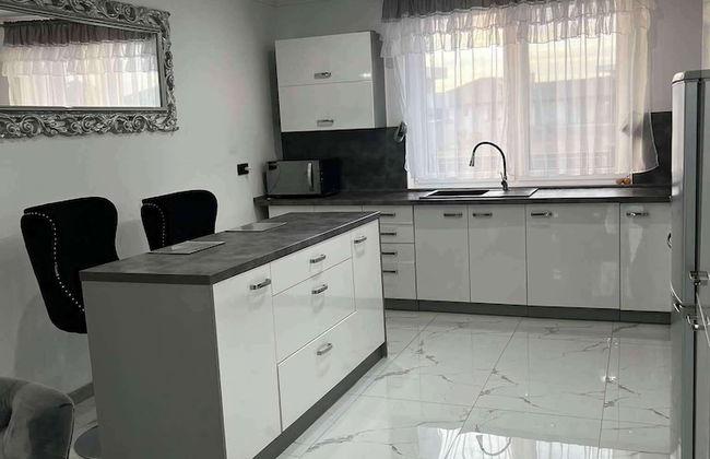 4-bed Villa Retreat - Bbq, Garden & Stunning Views - Foto 6