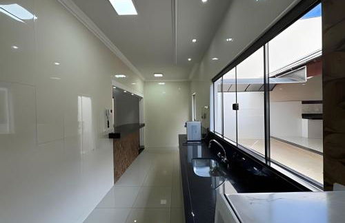 Espaçosa casa próxima ao Centro - Foto 60