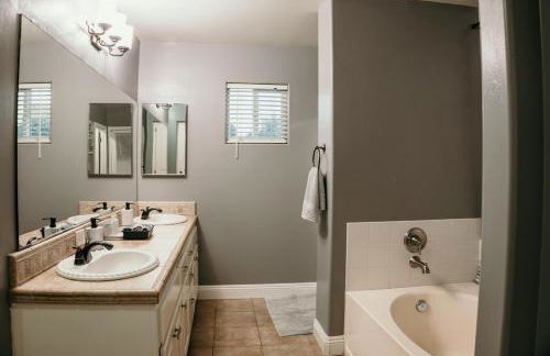 Stunning Home with Pool, Game Room and Firepit - Photo 21