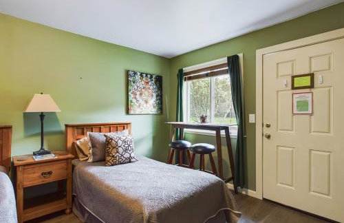 Elk Meadow Cabins 13B Bears Den - Single Room - Photo 2