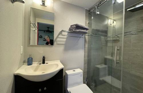 Modern condo near Fremont Street - Foto 3