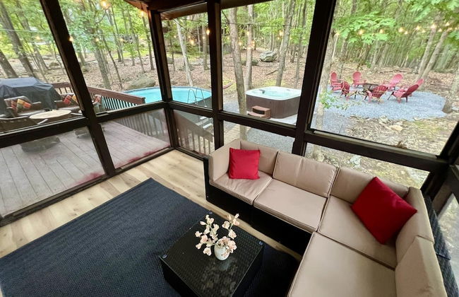 4BD Family Cottage in Pocono Forest W Private Pool & Hot-tub by RedAwning - Foto 43