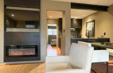 Luxury Warehouse District Condo - Foto 16