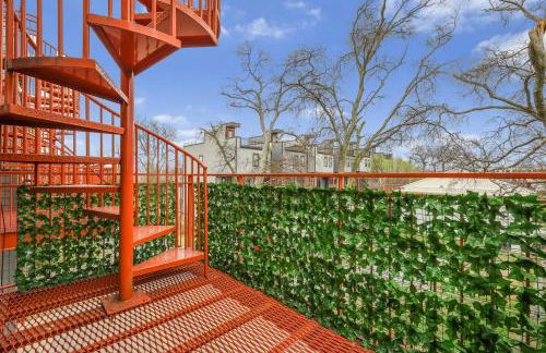 Modern Luxe Townhome with Rooftop Cinema - Foto 46