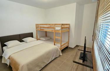 Juan-les-Pins 2-room apartment - Photo 2