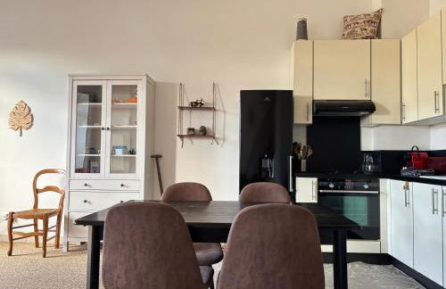 Les Douves Duplex 5 personnes lumineux avec jardin et terrasse aménagée , vue sur château à 5mn de la mer, proche Omaha Beach et Bayeux - Foto 14