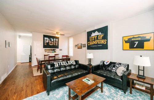 Pittsburgh's Sports Suite- FREE driveway Parking - Foto 1