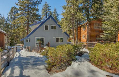 Moon Dune Chalet by Tahoe Getaways - Remodeled 3 BR Cabin plus Loft w Fenced Yard & Walk to Beach or Dining - Foto 16