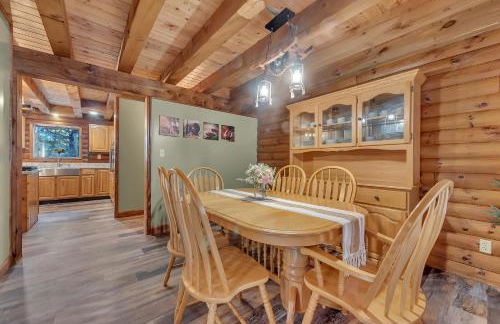 Secluded Log Cabin with Hot Tub Fire Pit Game Room - Foto 36